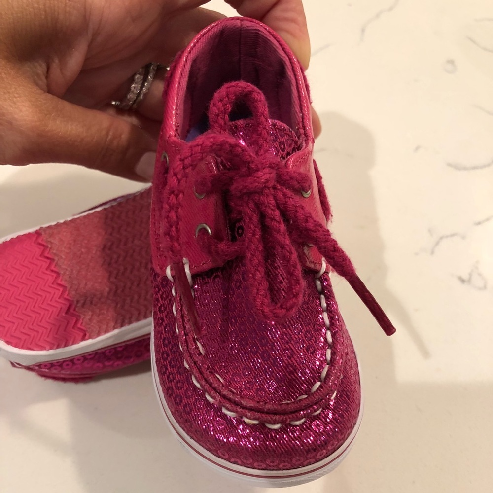 Adorable pink SPERRY boat shoes...size 4
